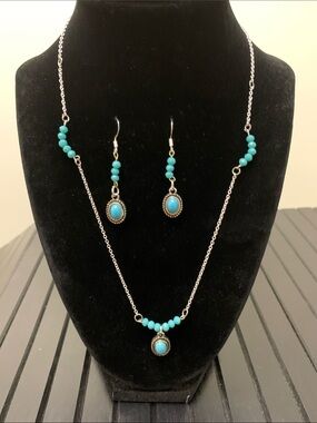 Turquoise & Crystals Pendant Necklace & Earring Set NWOT